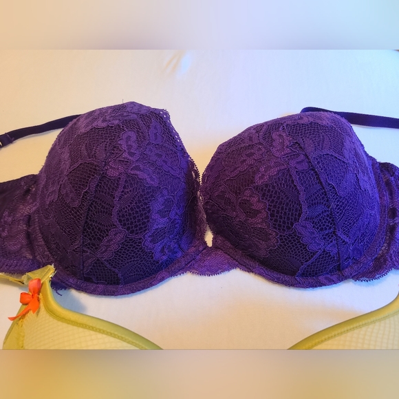 La Senza & Victoria's Secret bras 36DD - Picture 3 of 8